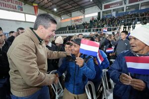 GOBIERNO DEL PARAGUAY ENTREGA 235 VIVIENDAS A FAMILIAS DEL DEPARTAMENTO CENTRAL