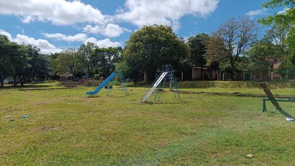 Estudiantes revitalizan plaza en Arroyo Porã
