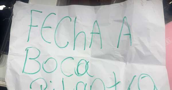 La Nación / Desconocidos disparan contra una vivienda de PJC y dejan panfleto de advertencia
