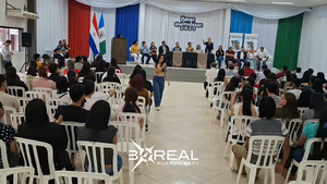 San Pedro: Gobernación entregó becas para jóvenes universitarios | Unicanal