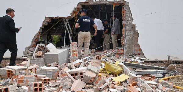 AUDIO: Katuete: recuperan 23 bolsas con dinero y proceden a contabilizarlas  - Periodísticamente - ABC Color