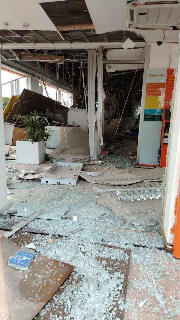 Katueté: explosivos, drones y más de USD 900 000 sustraídos tras robo tipo comando - PDS RADIO Y TV