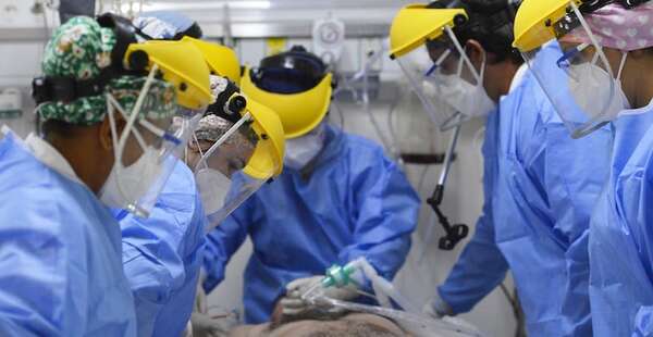 Profesionales paraguayos ganan hasta US$ 1.100 menos que en países líderes - Economía - ABC Color