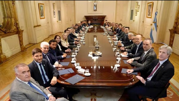 Milei se reúne con gobernadores para tejer alianzas