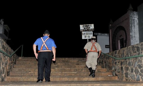 Operativo especial de Halloween, patrullas vigilan los cementerios capitalinos - OviedoPress