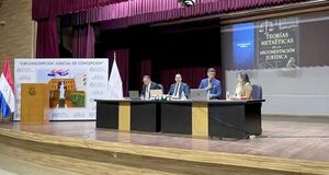 Ministro Víctor Ríos disertó sobre teorías metajurídicas de la argumentación en jornada académica
