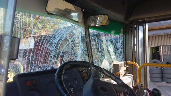 Choque de colectivos deja más de una veintena de pasajeros heridos  - Policiales - ABC Color