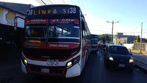 Choque entre buses deja más de 20 heridos en Villa Elisa
