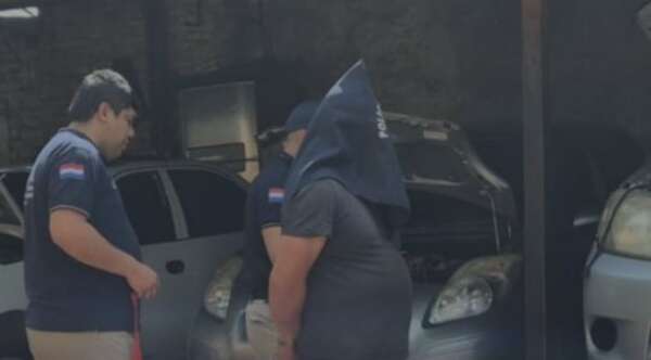 Detienen a mecánico por presunta coacción vinculada a publicaciones sobre la "mafia de los pagarés"