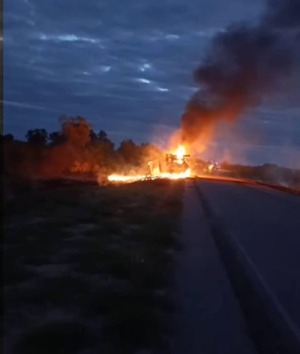 Incendio de camión cisterna deja un muerto y un herido en Boquerón