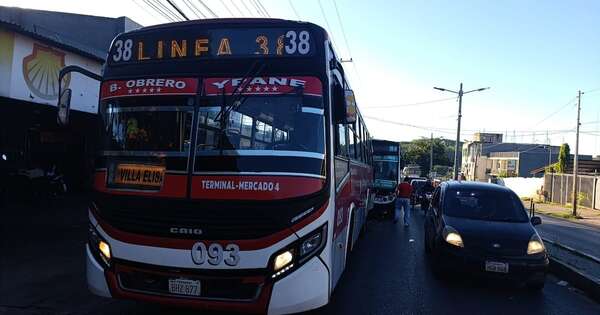 La Nación / Choque de buses dejó varios heridos sobre la avenida Von Poleski