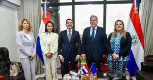 La Nación / Latorre y parlamentarios europeos refuerzan colaboración