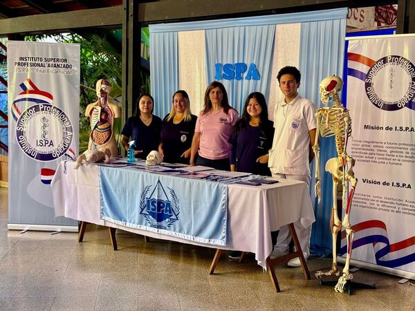 ISPA acerca sus carreras y oportunidades a los jóvenes en la Expo Carrera del CREE