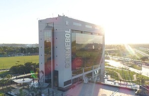 Nicolás Leoz habría depositado USD 5 millones en poco tiempo en banco de presidente imputado