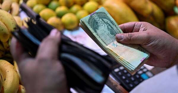 La Nación / El mito de no me alcanza: el paraguayo no ahorra porque no sabe, no porque no tiene