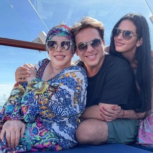 Cristian Castro admite que hubo empujones, pero niega haber golpeado a su madre