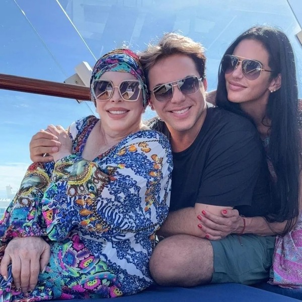 Cristian Castro admite que hubo empujones, pero niega haber golpeado a su madre