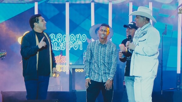 Lalo y los Descalzos dio su apoyo a Salvador Cabañas y le homenajeó con videoclip