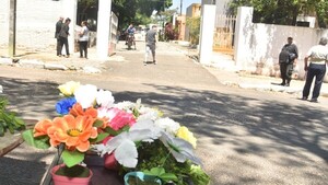 Fieles se alistan para recordar a sus seres queridos en el Día de Todos los Santos y de los Fieles Difuntos