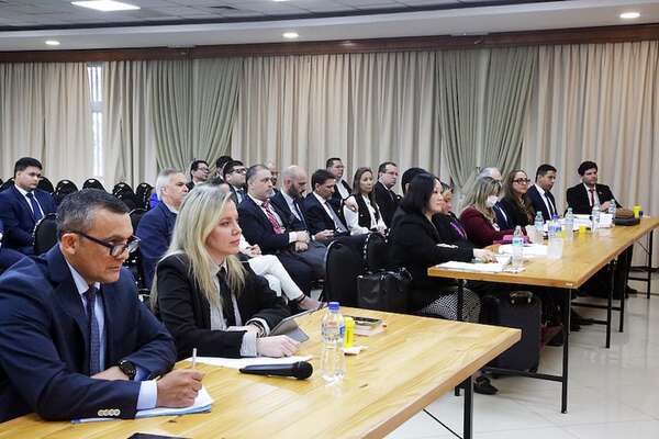 Mafia de los pagarés: Jueza de Paz de La Catedral, actuaria y abogados, a juicio oral - Nacionales - ABC Color