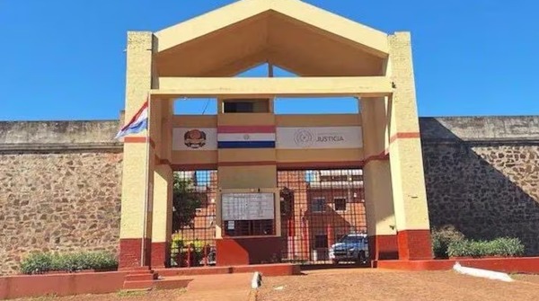 Frustran intento de fuga de seis reos del penal de Encarnación - trece