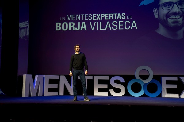 Borja Vilaseca: “El humor es imprescindible para hablar de cosas serias y mirarnos por dentro”