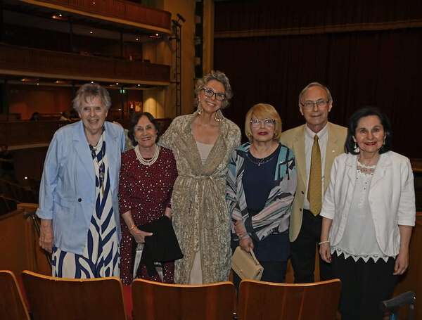 Gala de “El Cascanueces” y homenaje a su histórica fundadora - Sociales - ABC Color