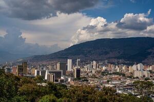 Más allá de São Paulo y Bogotá: Monterrey y Medellín ganan terreno como nuevos hubs de startups
