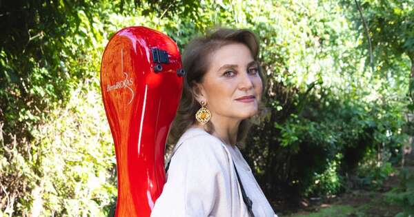 La Nación / Berta Rojas: “La guitarra transita un camino que es el de la vida misma”