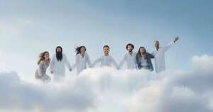 La Nación / Flores, velas y silencios compartidos