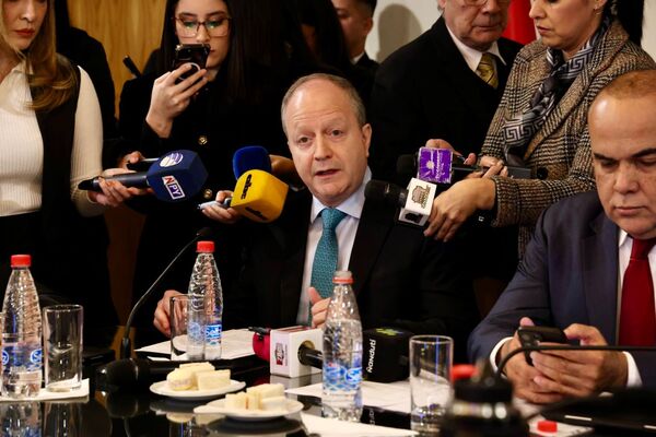 Nuevo modelo de la ANDE divide opiniones: Gobierno impulsa subas automáticas de la tarifa eléctrica