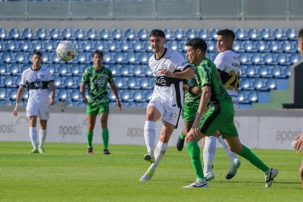 Clásico blanco y negro en Tuyucuá
