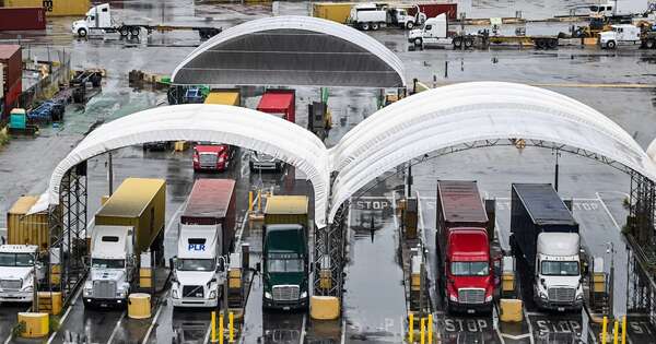 La Nación / EE. UU.: empiezan a regir los aranceles a camiones y autobuses