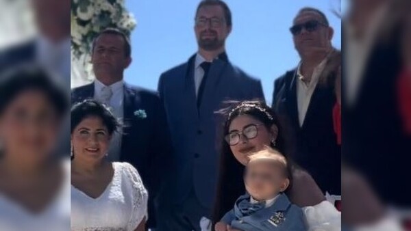 Madre e hija se casaron en la misma ceremonia en España