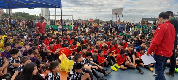 “Goles por mi barrio” se desarrolla con total éxito en Encarnación