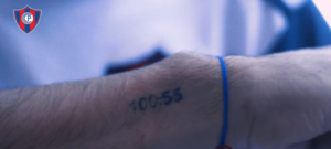 Versus / Cerro y un anuncio muy peculiar, recordando el "100:55"