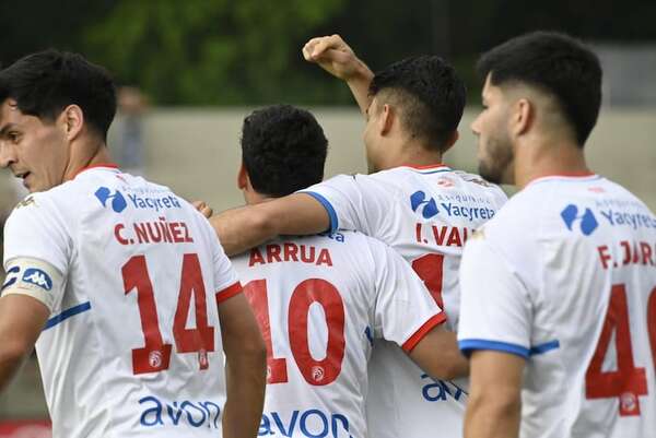 Nacional vs. Trinidense, una antesala del blanco y negro - Fútbol - ABC Color