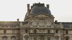 Una mujer fue inculpada por complicidad en el robo del Louvre y otro de los detenidos fue liberado