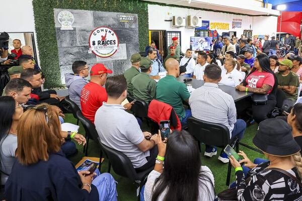 Chavismo impulsa la discusión de proyectos financiados que se escogerán en una consulta - Mundo - ABC Color