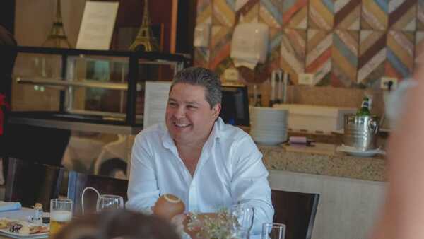 Decidir con propósito: Un libro que invita a los jóvenes a elegir su camino con sentido