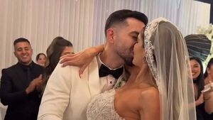 Popular / (VIDEO) ¡Se casó nomás Betha Borba!: "Que este anillo sea señal de amor y fidelidad"