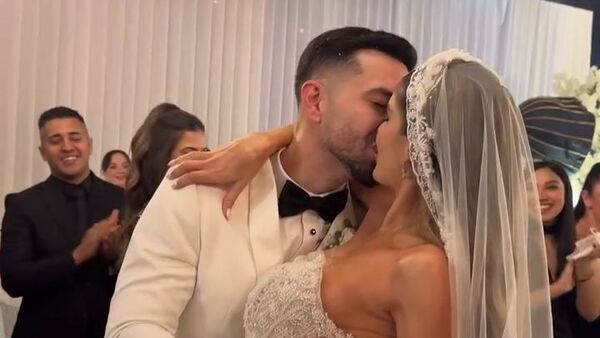 Popular / (VIDEO) ¡Se casó nomás Betha Borba!: "Que este anillo sea señal de amor y fidelidad"