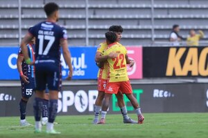 Versus / Un ex Olimpia y Libertad reaparece con doblete en el fútbol ecuatoriano