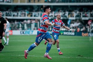 Versus / ¡Adam Bareiro le va tomando gusto a los goles en Brasil!