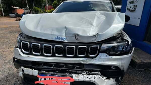 Esperaba turno en el lavadero y su camio quedó chalái tras un choque