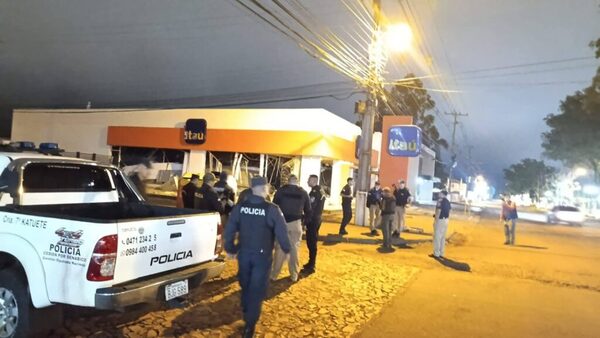 Popular / ¡Atendé cuánto plata realmente se habrían llevado los ladrones del banco de Katueté!
