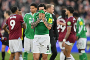 Versus / Newcastle sufre una recaída al perder en su visita al West Ham