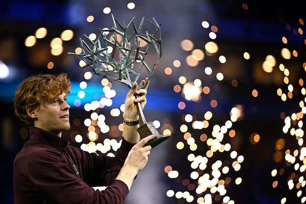 Sinner desaloja a Alcaraz del trono mundial - Tenis - ABC Color