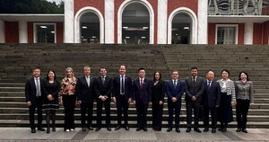 Antes de volver a Asunción, los diputados paraguayos visitaron la central de Huawei en China