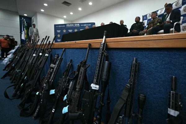 Estiman en más de USD 2 millones en armas confiscadas durante megaoperativo en Río